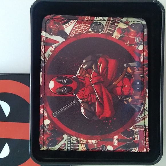 Deadpool Marvel Wallet - Picture 3 of 7
